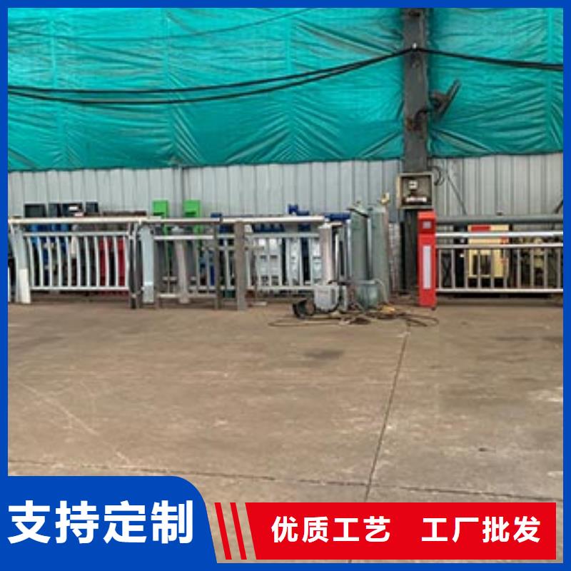 景观护栏钢背木护栏厂家经验丰富厂家