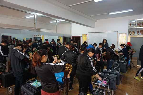 美容美发【虎振技工学校】技能+学历课程多样