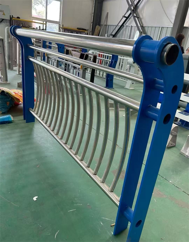 【护栏不锈钢复合管护栏高性价比】精致工艺