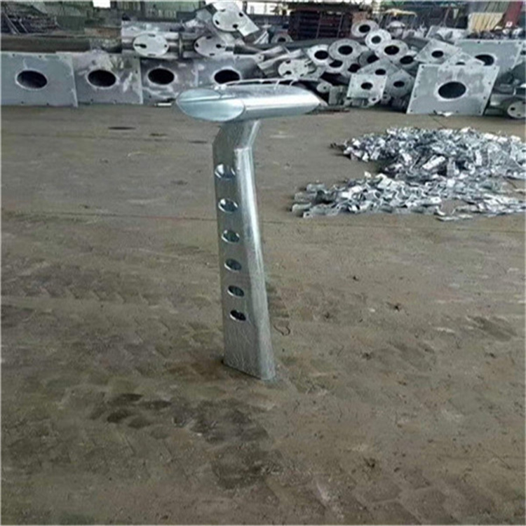 ​河道桥梁防撞护栏多少钱一吨用心服务