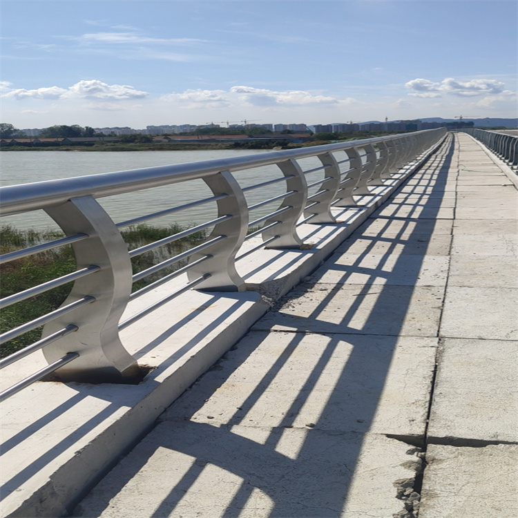 桥梁河道护栏价格合理多种工艺