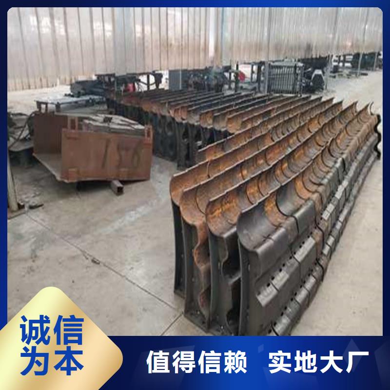 护栏1防撞护栏厂多种优势放心选择当地公司