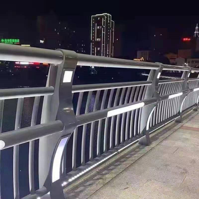 防撞栏杆价格公道同城生产厂家