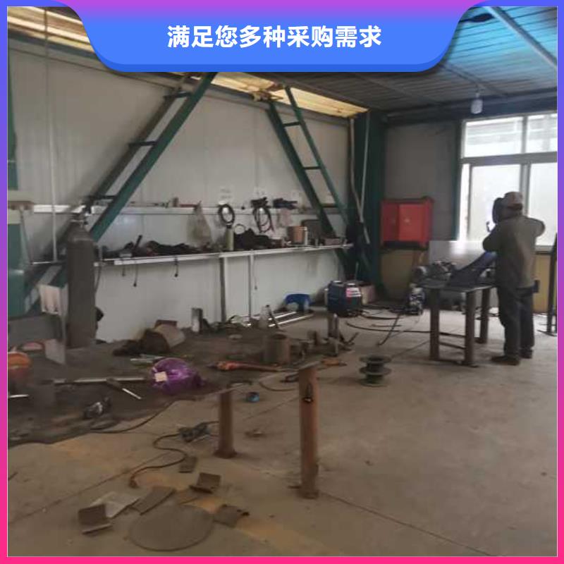 道路护栏_热镀锌立柱专业完善售后产品实拍