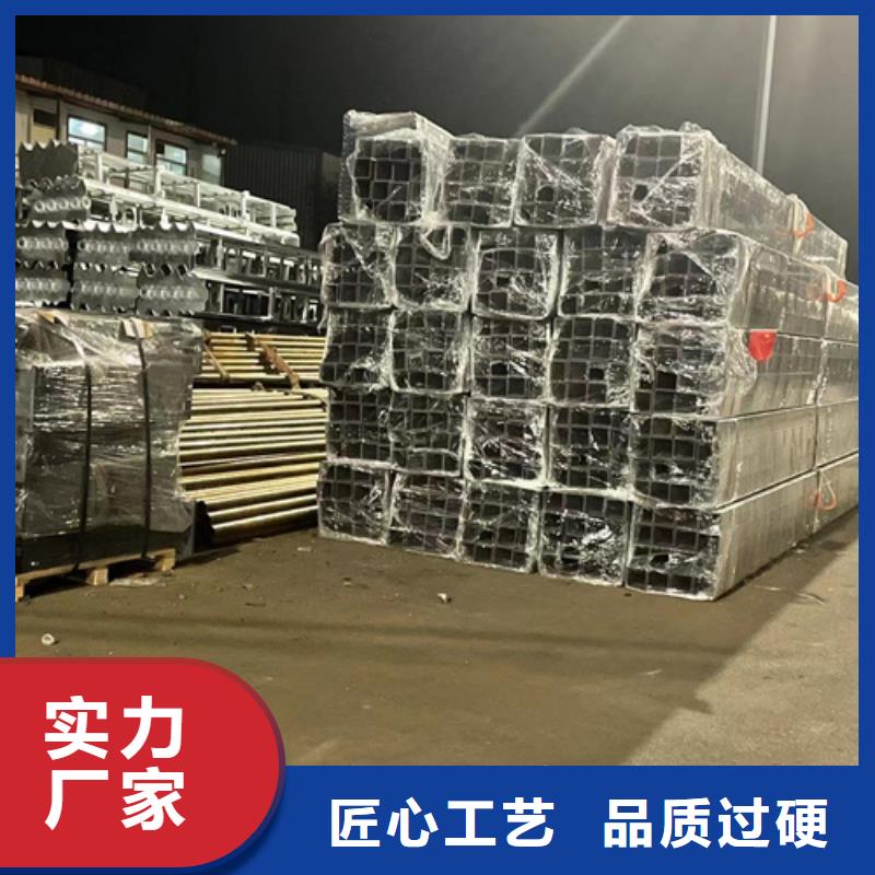 现货供应道路防撞护栏_批发道路防撞护栏您身边的厂家