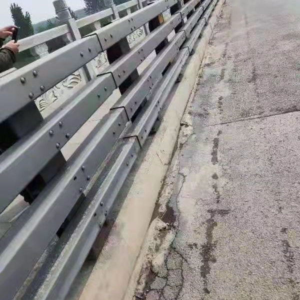 【护栏桥梁护栏厂通过检测】