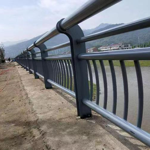 襄阳护栏,【不锈钢复合管护栏厂】定制销售售后为一体当地厂家