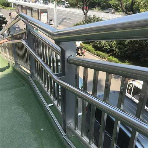 护栏不锈钢复合管护栏厂优良工艺生产加工