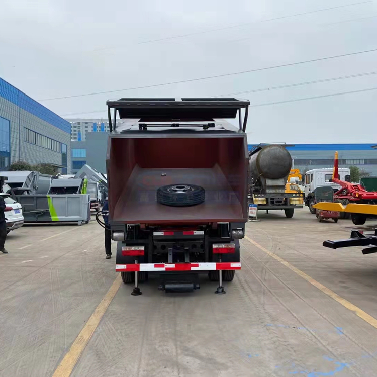 粪池粪液8吨勾臂式粪污运输车8方粪污运输车报价当地生产商