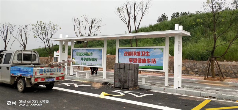 电子站牌候车亭为您服务