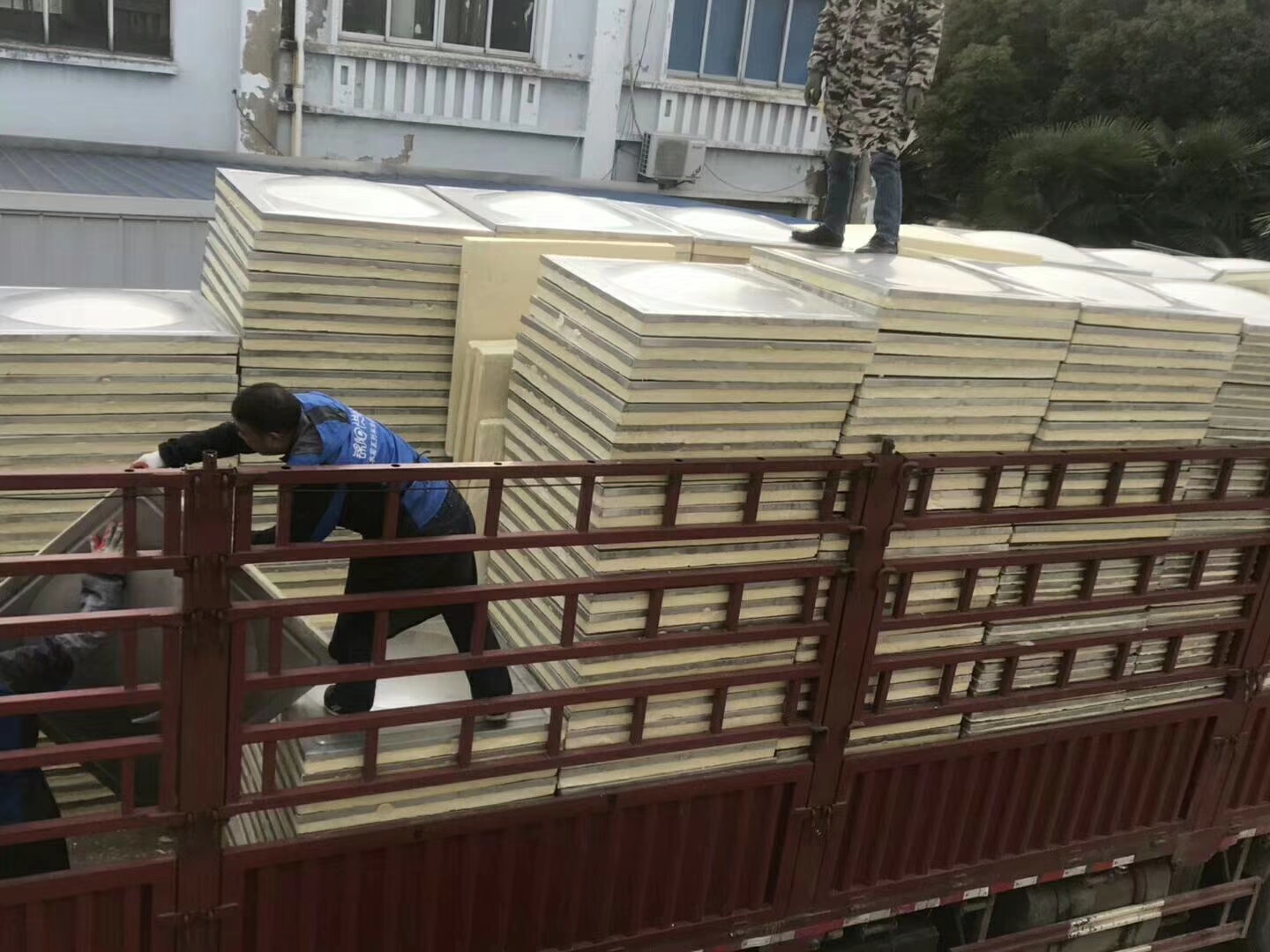水箱生活成品水箱厂家销售厂家拥有先进的设备