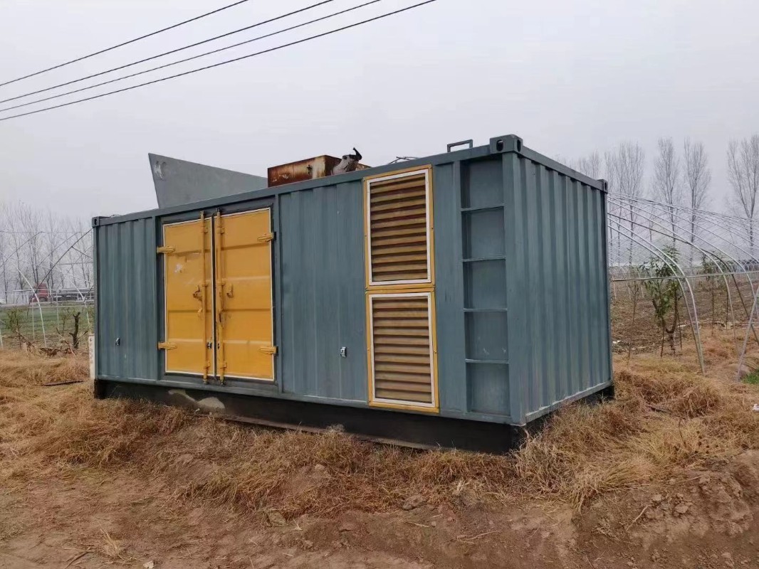 800KW发电机出租价格（）带工人配带电缆线
