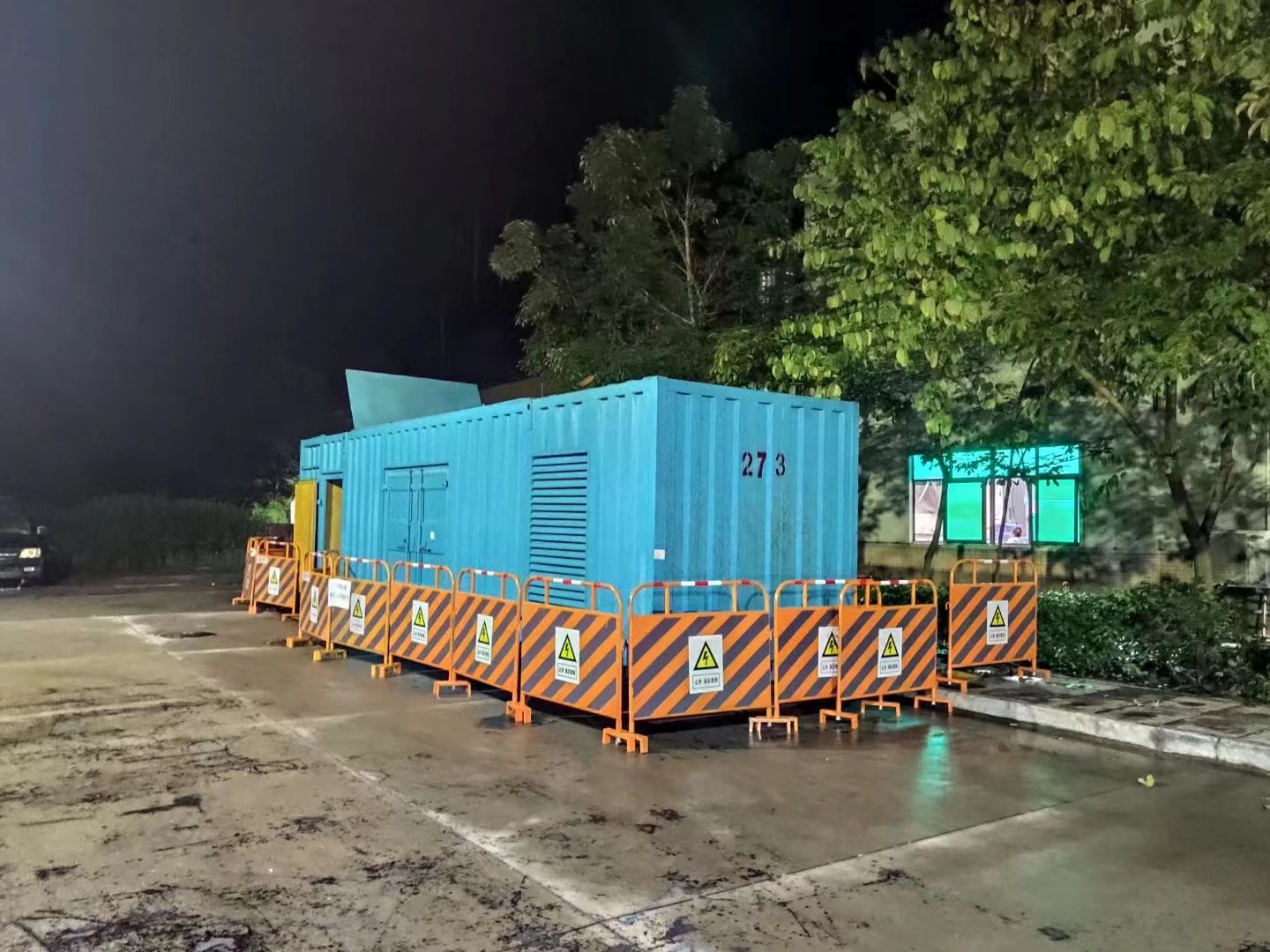 发电机租赁服务电话（承包停电工程）1000KW发电机出租当地供应商
