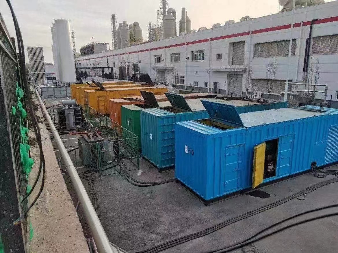 800KW发电机出租价格（）带工人配带电缆线