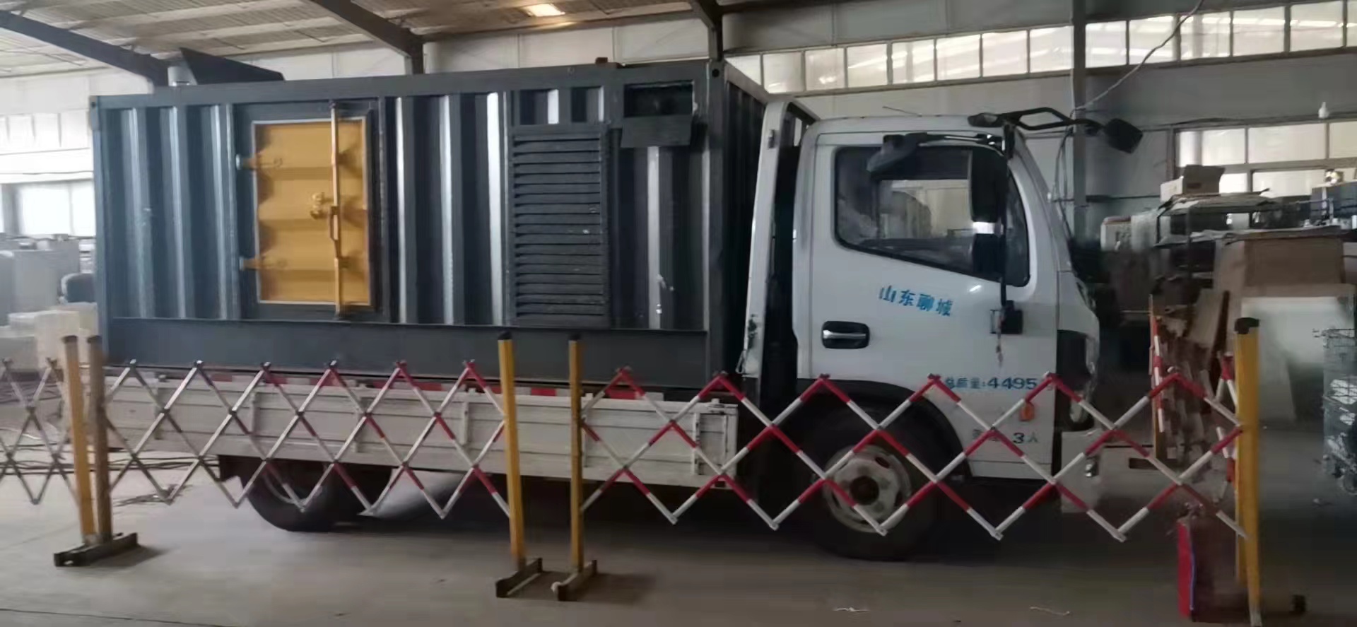 大型发电机出租（1000KW1200KW卡特发电机出租）配送柴油良好口碑