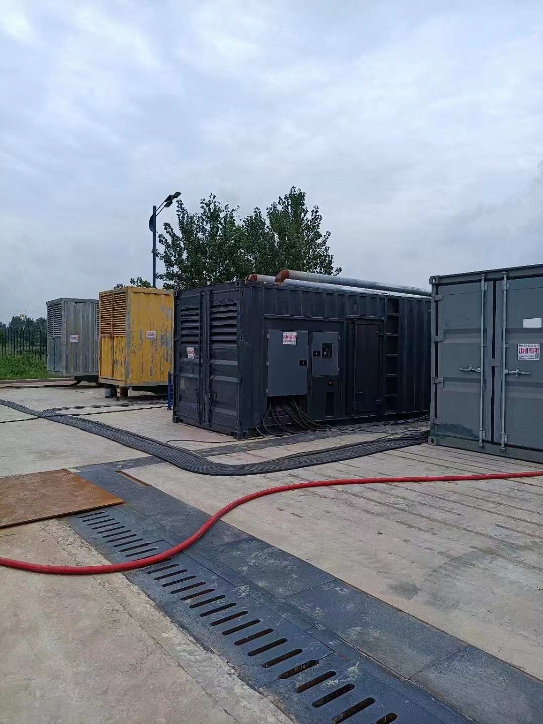 200KW发电机出租租赁400KW发电机电缆线出租UPS电源出租2000KW发电机租赁信誉良好本地经销商