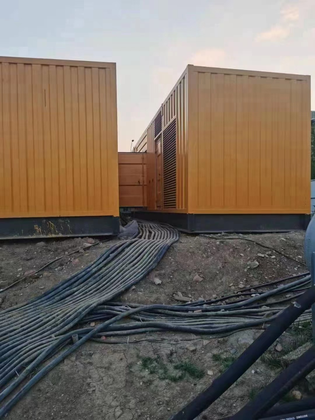 200KW发电机出租租赁400KW发电机电缆线出租UPS电源出租800千瓦发电机组出租专业知名公司
