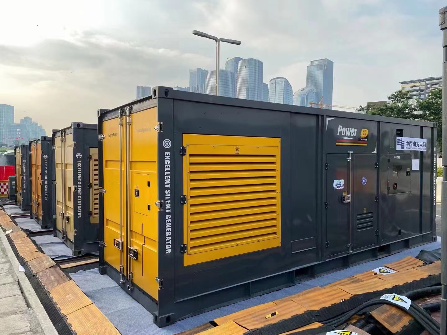 200KW发电机出租租赁400KW发电机电缆线出租UPS电源出租2000KW发电机出租服务热情技术比较好