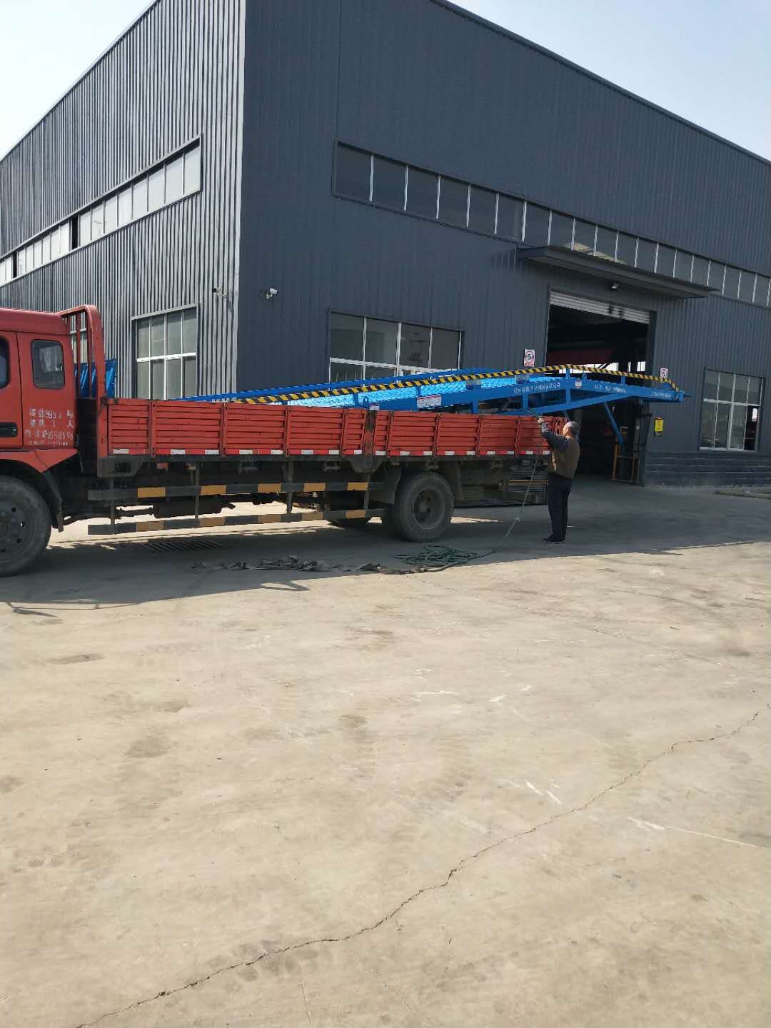 移动登车桥多少钱公司