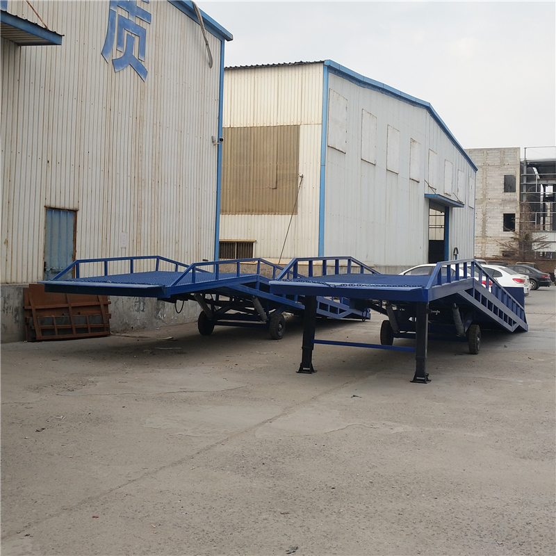 10吨移动式登车桥价格供应价格地道