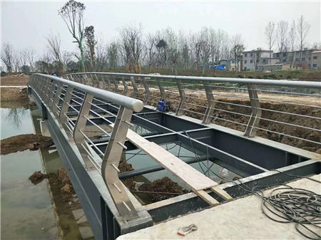 人行道隔离栏杆使用时间长当地制造商