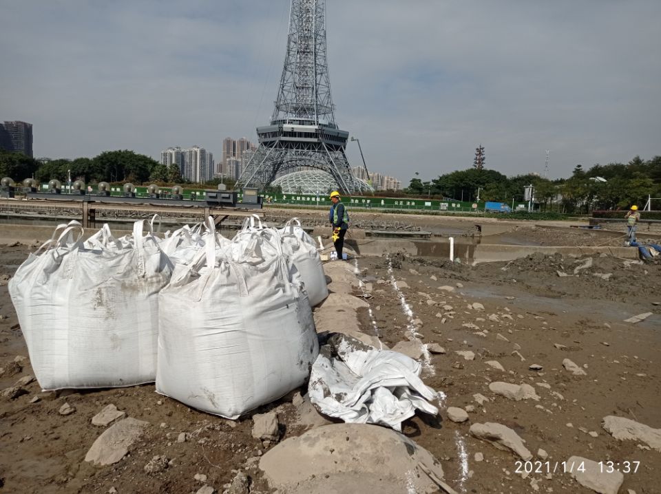 沙土固化沙漠固化剂淤泥软基处理固化土施工本地货源