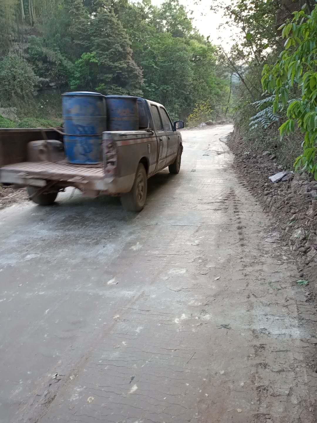 砂性土土壤固化剂东方市森林防火应急道路固化土修缮送货上门